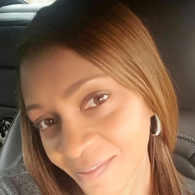 Dee73762207's profile picture. 