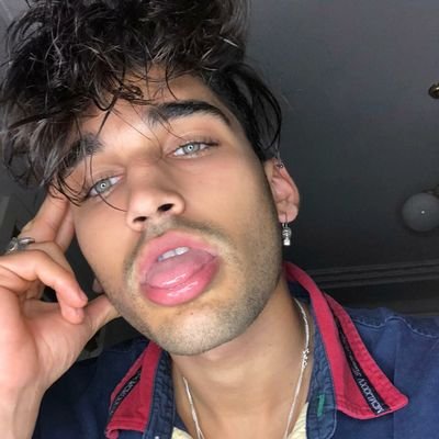 Rpwkovu's profile picture. Roar.                                                                            Fan acc