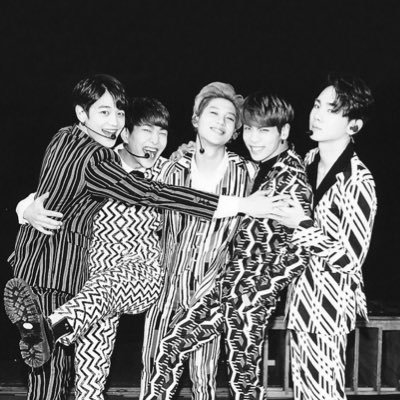 SHINee is FIVE. 永遠にあなたたちが大好きです。あなたたちの幸せをただひたすらに祈ってます 戻れるならばあの日の京セラ ジョンの瞳の中か、キーくんの생일に戻りたいおにゅぺん. 20↑ 頑張った人が報われる世の中を求めてます @SHINee