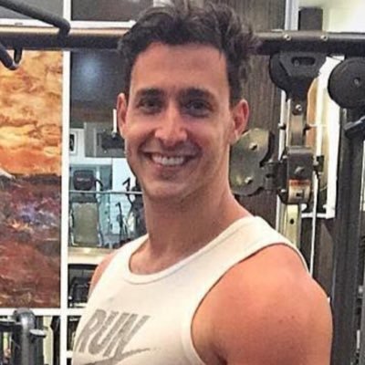 Nutriólogo, lector, libre pensador, crítico, enemigo de la corrupción, apartidista, ciudadano del mundo, mandilón de una bella Duranguense, nuevo en Twitter