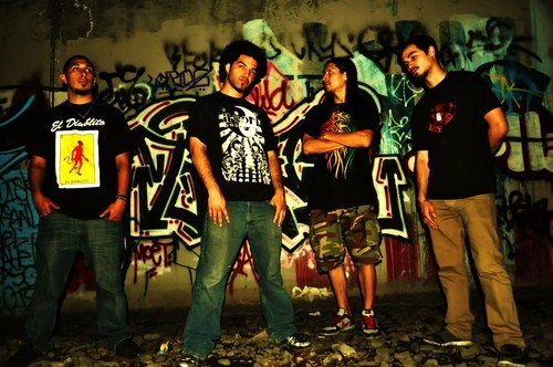 SIMPALMYND.ESIK.EDGEWIZE.RAHMANJAMAAL...
REPRESENTING A COLLABORATION OF HIP HOP SOLDIERS AND REVOLUTIONARY MUSIC.