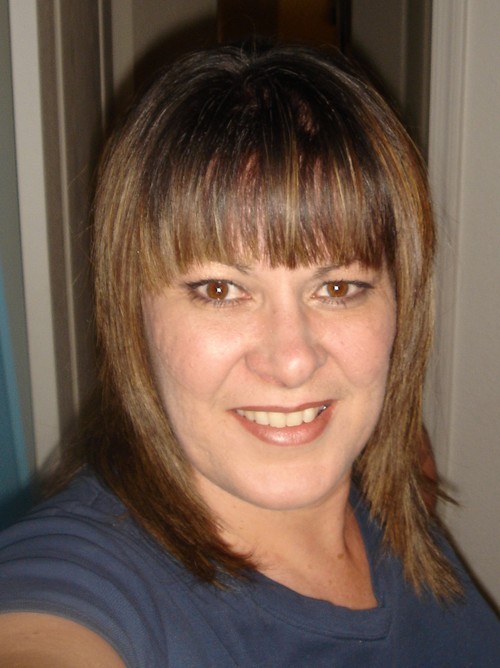 Dlshelor's profile picture. Breast Cancer Survivor, Mother of a 18 year old daughter. Diagnosed at 40, the second time at 42. Loving life