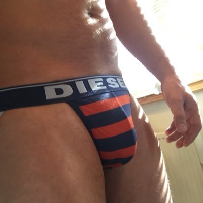 South UK based guy with a massive fetish for underwear. NSFW. 18+ only (Don't DM me your cock pics or call me Daddy)