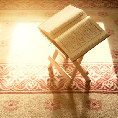 على حرف واحد من قرائته كتاب الله وسنه حسنه (إِنَّ الحَسَنَاتِ يُذْهِبْنَ السَّيِّئَاتِ).