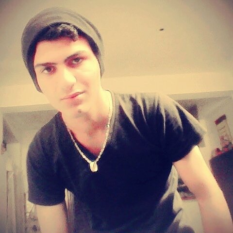 My name is Yazan I'm new singer please follow me🎤🎤🎸
I love you guys💚💚🌐🌍