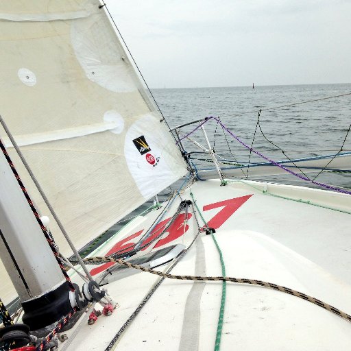 Les aventures de Philippe et Marie dans la @ClasseMini, à l'assaut de la course au large en solitaire sur les vagues de l'Atlantique #Mini650