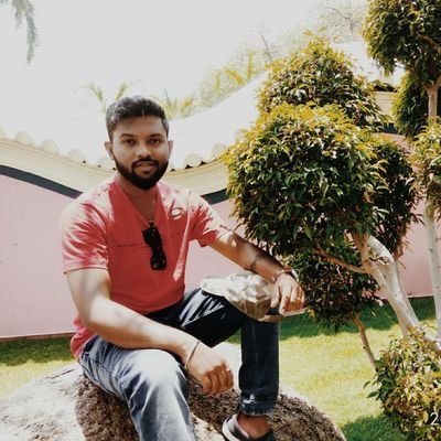 siji_e's profile picture. Future in our hands- Youngsters need to come forward for politics to kick useless politicians.