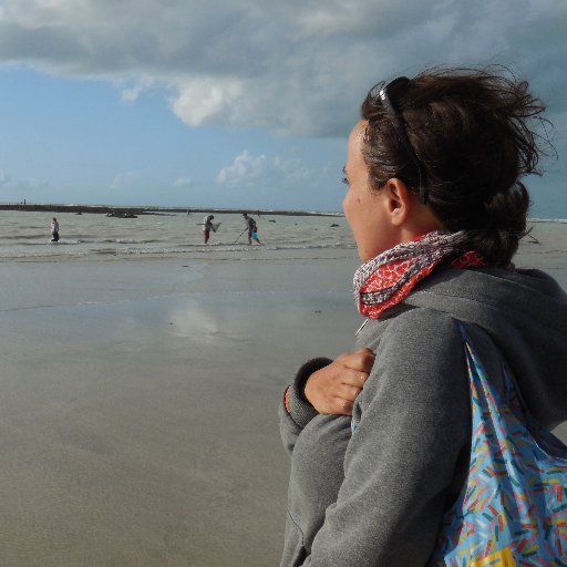 AgnesHubschman's profile picture. Journaliste. Réalisatrice. Tweets de saison, recyclables.