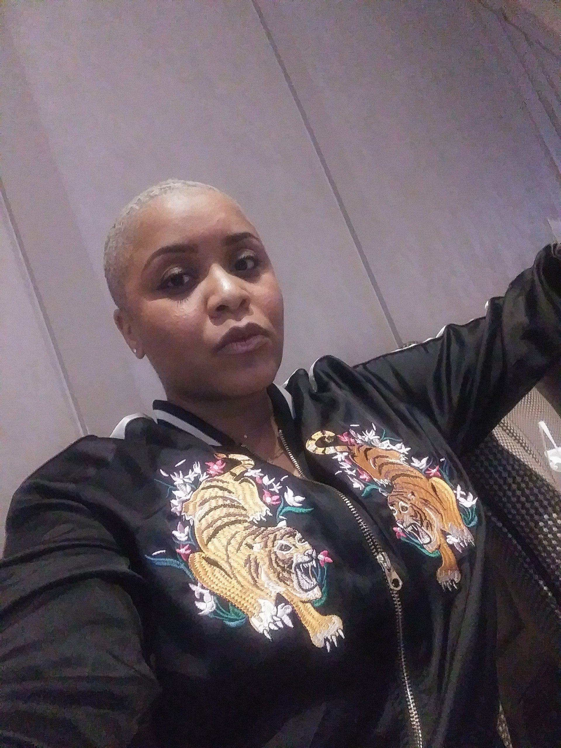 InfraRedz's profile picture. No you're not wearing beer goggles...I'm that impressive while your sober as well...