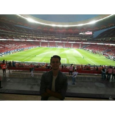 Estudiante de Economía y Negocios Internacionales en la universidad de Alcalá. Fiel seguidor de las estrellitas y las pompas de jabón.