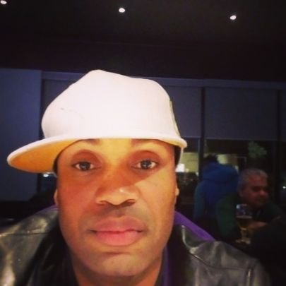 therealSHAUN4's profile picture. 