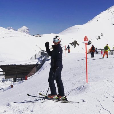 Sandro__92's profile picture. Il denaro fà l'uomo ricco, l'educazione lo fà signore...