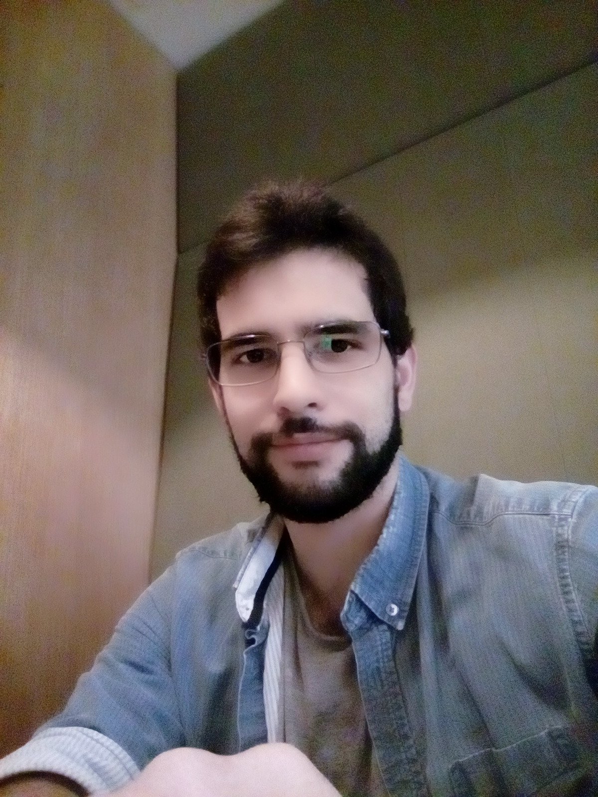 #Biologist and MSc in #Biotechnology discovering the Ph.D. trail. Predoctoral researcher at @Microbiome_CNB.  Mentor at @COBCM and vocalist of @AsBioMad