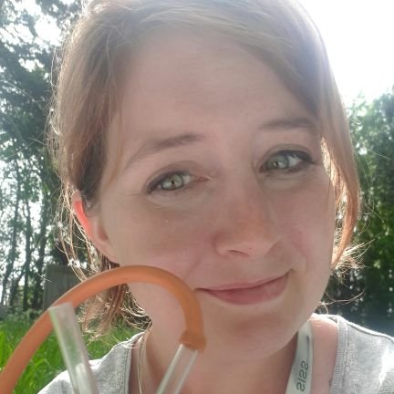 VeckioUKNature's profile picture. Meandering through life. Human magpie.  Distracted by everything mostly insects, flowers, fungi, birds. All photos mine. MSc SISS '18. BSc Zoology '14. 🦋🇪🇺