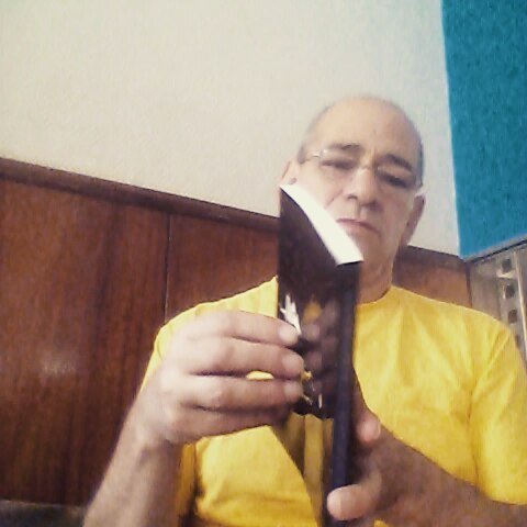 No importa lo que soy, ni lo que pienso. No importa lo que escriba, o viva. Tú sabrás la verdad de mi día a día, al observar mis publicaciones.