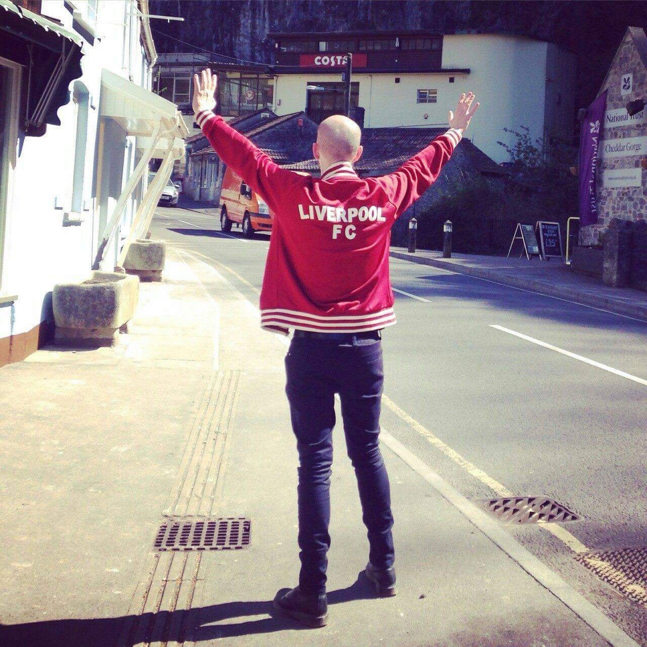 Ben6xLFC's profile picture. Music. Football. Literature. Politics.