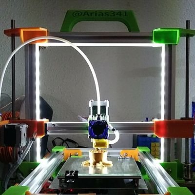 Entusiasta de la impresión 3D e intento de maker!!
Miembro de @makerslugo😬 Software developer💻