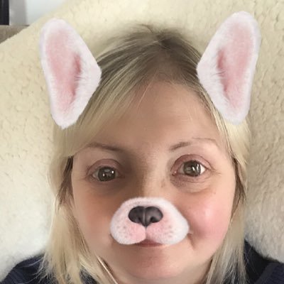 lucylou1516's profile picture. Pebbles on the beach