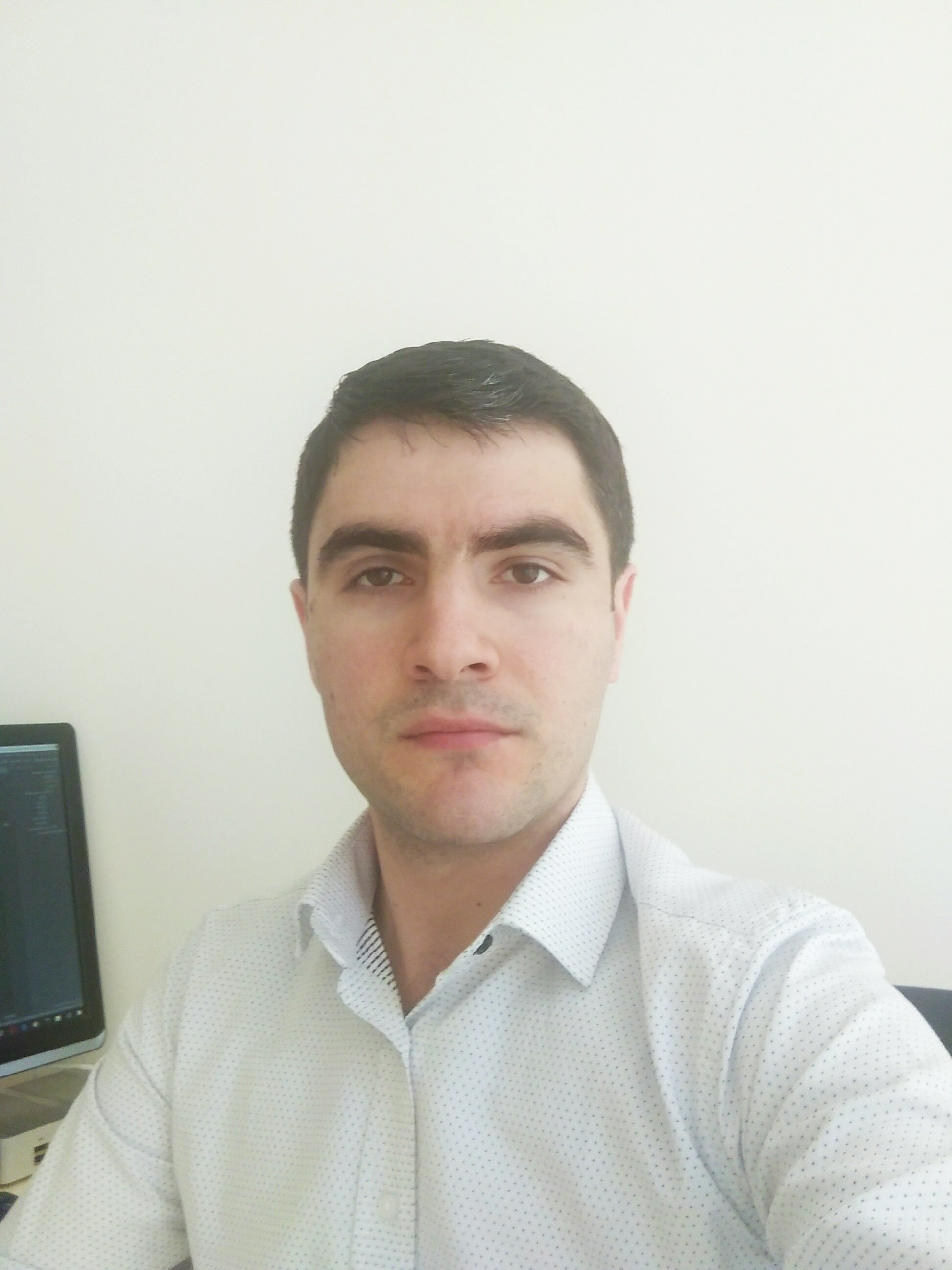 nasir_nesirli's profile picture. studies EE&CS