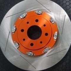 インポートカー中心のチューニングパーツメーカー
現役レースメカニックのノウハウをストリートへフィードバックし、多くのメーカーOEM・ワンオフ製作を承っているプロフェッショナル集団
KIZM TECサービスでは、競技車両のメンテや製作~一般整備も承っております。