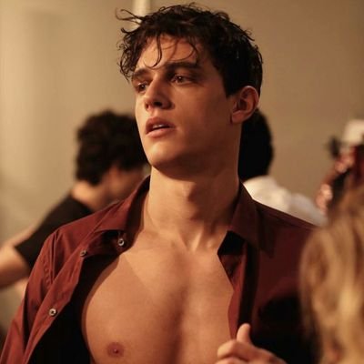 woolfyye's profile picture. j'fume pour ne plus m'rappeler de mes rêves.