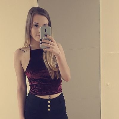 ChloePeterson4's profile picture. 