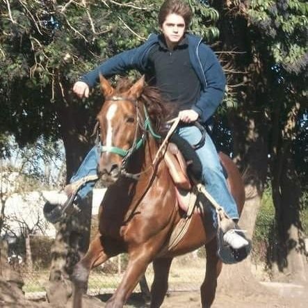 CismondiAle's profile picture. solo tengo una sonrisa y espero otra devuelta