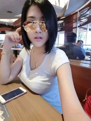 ly76212820's profile picture. 