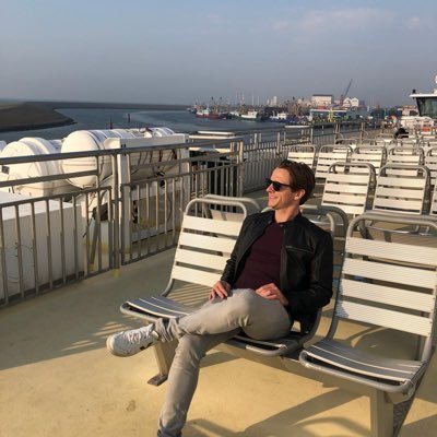 Partner @ https://t.co/EgpYXxcPJE, https://t.co/6dKwgPNYJF & https://t.co/OyBGIIRdc8. I love tech, electronic music, football and architecture.
