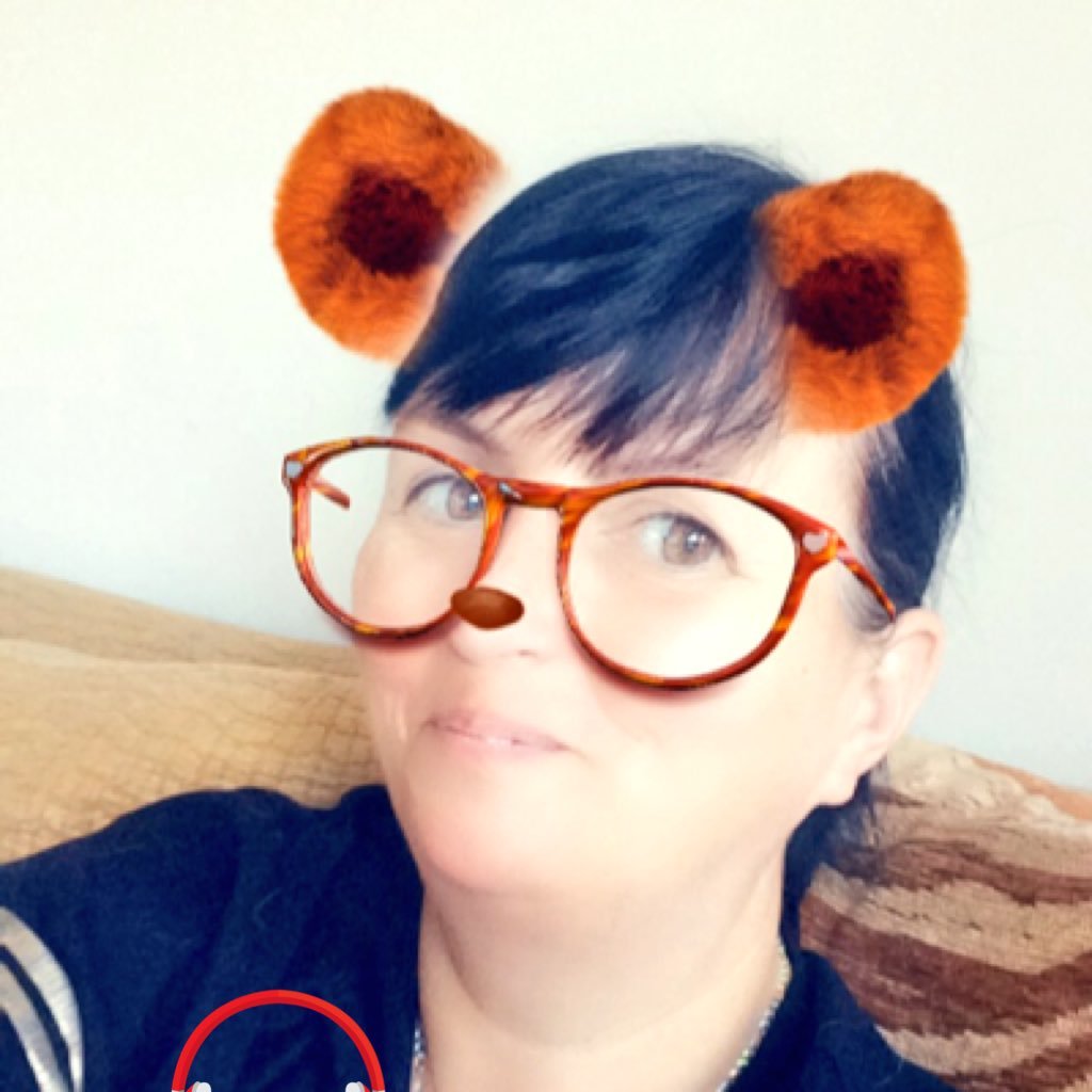 LuntHoko's profile picture. 💙Music .....Holds the beat ♥️JFT96 YNWA. 💜Be yourself as you can’t please everyone