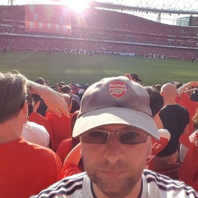 Arsenal supporter.  Football Coach (Lvl 2). Whitelands College, Roehampton 91-94. Play chess,  squash and golf. Read detective novels. HR Mgr