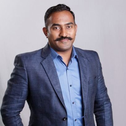 An experienced communications professional who loves to experiment and setting trends in digital advertising and find innovative marketing approach.