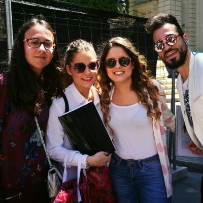 Muy contenta de ver conocido a Mireya,  Isabel, Toñi y Carmen Ramos  siempre os  voy a estar apoyando