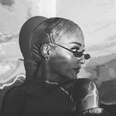 THELlGHTlSCUMlN's profile picture. ƃuᴉɯoɔ sᴉ ʇɥƃᴉl ǝɥʇ