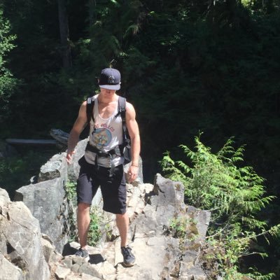 Oregon, baseball, firefighting, gym, guitar, thats basically me| Tumblr is cjlowe |Avi and header are mine|