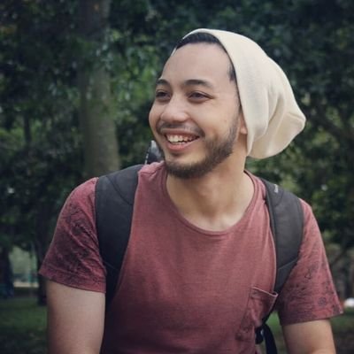 Desenvolvedor de games/front-end, mestre pokémon, otaku, nerd e idiota nas horas vagas
