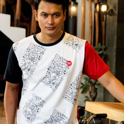 OsingdelesBwi's profile picture. OFFICIAL ACCOUNT https://t.co/S8P95qfl1w AGUS SALIM NO 12 A BANYUWANGI (Depan kantor DIKNAS) JL. JUANDA NO 70 JAJAG Phone :0822 100 686 15