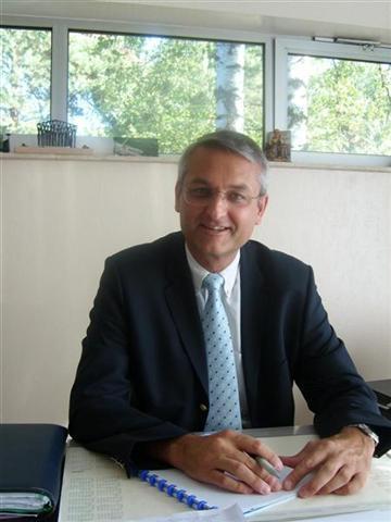 jeanlucdeflandr's profile picture. Result driven people manager who likes niche markets! Now presenting the first electric 12m /90passengers fully electric bus with 300Km autonomy: EBUSCO 2.1