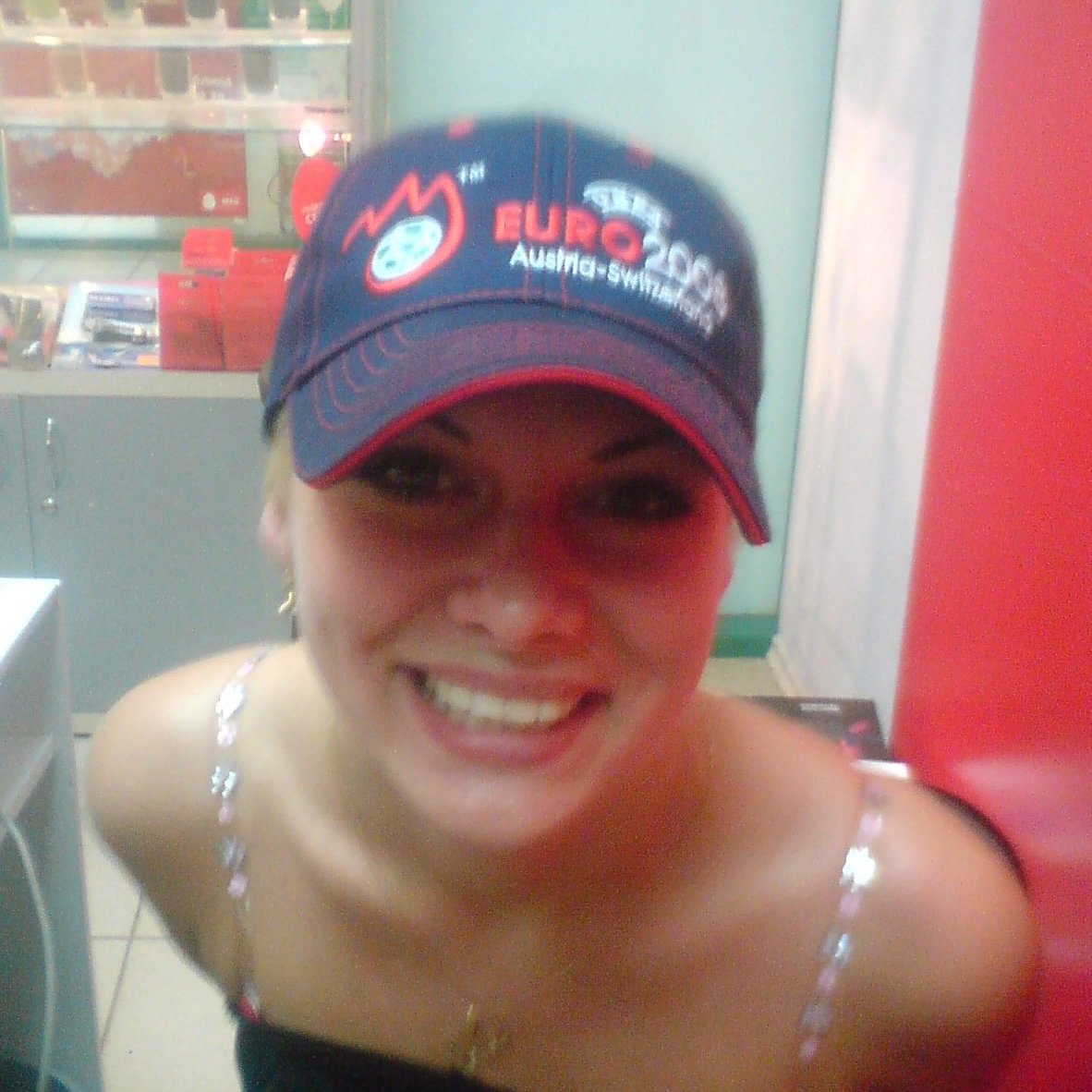 Nina92331550's profile picture. Busy bear