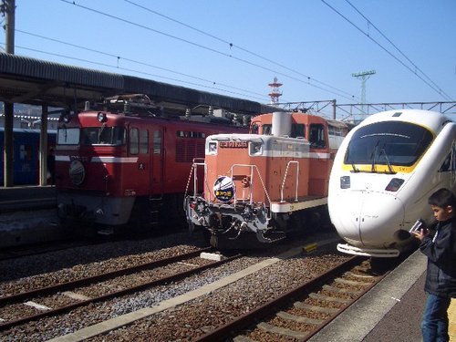 九州に生まれ、九州に育ち、九州で働くビジネスパーソン。 「コツコツとマイペースに」をモットーに日々新しいことを吸収すべく奮闘中！

吹奏楽／テナーサックス／福岡響ウインドオーケストラ(団長)／九州大学吹奏楽団（KUSB）OB／ピアノ／ショパン／福岡ソフトバンクホークス／オーストリア🇦🇹