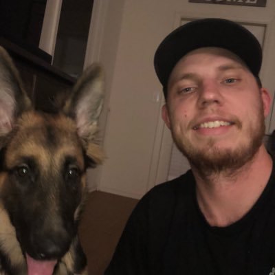 Traviskubik13's profile picture. 