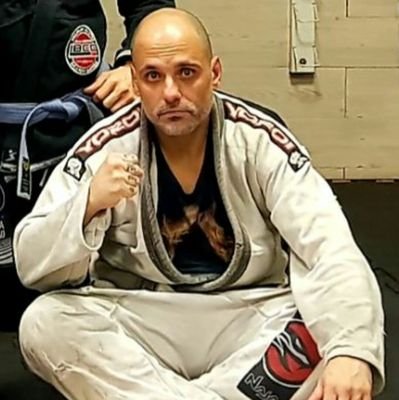 dadiGabriel79's profile picture. Retroceder nunca, render-se jamais.