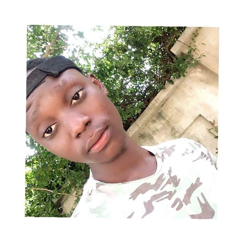 charys_mazo's profile picture. salut. moi c'est charys ; j'adore les meuf sexi, la fête ; tous ce qui me permettra de prendre la vie du bon côté et cette vie là,  je vous la raconte