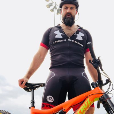 ejwood79's profile picture. CTO. bad crossfitter. endurance sports junkie. burgers, tacos, bourbon. 💻🏃🏼🚲💪🏼🏂🏔🌈