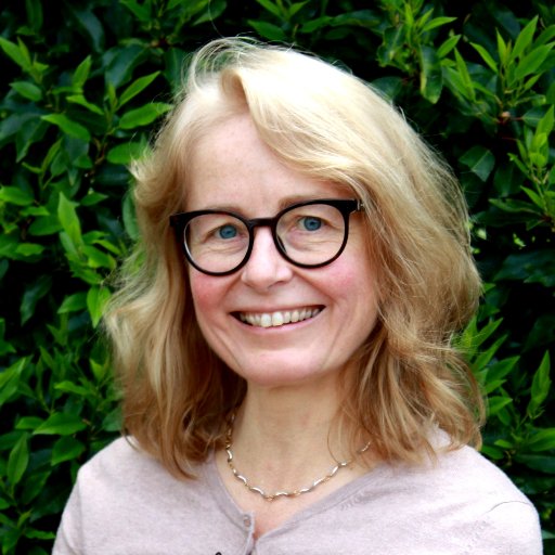 Astro prof, feminist, Smoggy. Enthusiastic re: education, sport & science, esp. exoplanets. Thalassophile. Laugh as much as possible. My thoughts are my own.