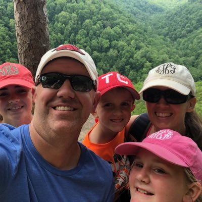 Razorback tech geek saved by God's grace; husband of @lisataylorhill , father to Taylor, Rylee, and Corbin; son of Mike and Madonna; brother of April