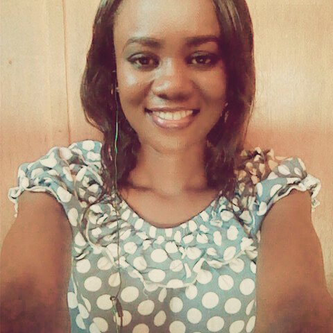 am a fashion designer i love meeting new people, and reading novels