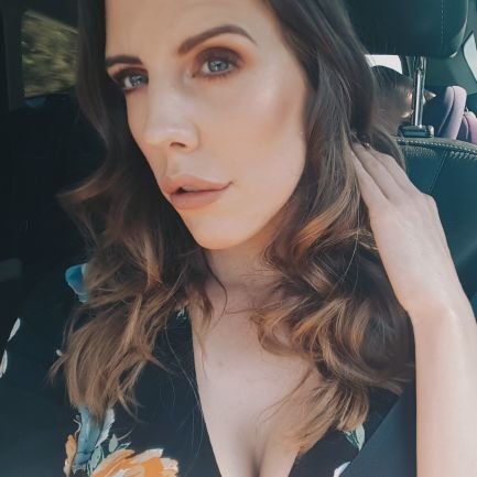 Single Mum to Prince Bryson (Coined the name himself) Youtubing, vegan food eating, attraction reviewing Mumma