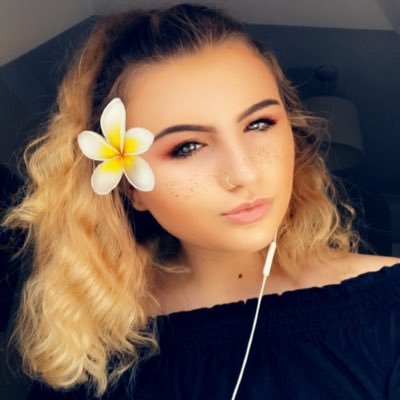 Music UK Gaming Grime Gaming Beauty Trending UK Top 40 Music YouTube