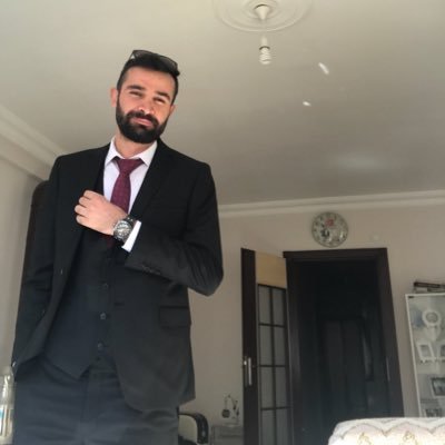 ahmetogluahmet7's profile picture. hem makyaj uzmanı hem güzellik uzmanı😎 💄